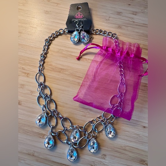 Silver Show Stopper Necklace and Earrings Set (NWT) - Picture 8 of 9